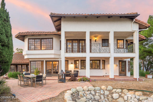 2457 Angelo Drive, Los Angeles CA: https://media.crmls.org/mediaz/84effc3b-4289-4d88-bf8d-2716c38e6866.jpg