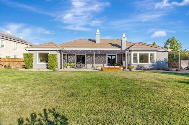 325 Peebles Avenue, Morgan Hill CA: https://media.crmls.org/mediaz/84f02222-465a-4be5-ba4f-bcb3b26fb084.jpg