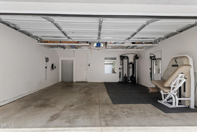 5664 Hazeltine Avenue, Sherman Oaks CA: https://media.crmls.org/mediaz/84f03a33-a4c6-4e57-a6df-c862c1e46713.jpg