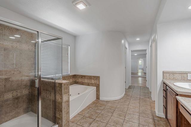 1619 Tumbleweed Way, Los Banos CA: https://media.crmls.org/mediaz/84f06e87-0710-46f6-91d9-5afcd9458a12.jpg