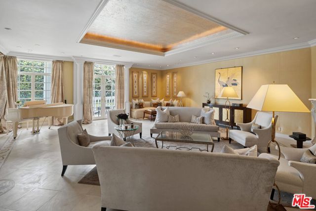136 Georgina Avenue, Santa Monica CA: https://media.crmls.org/mediaz/84f08a77-5988-4748-9de9-463f0124473c.jpg