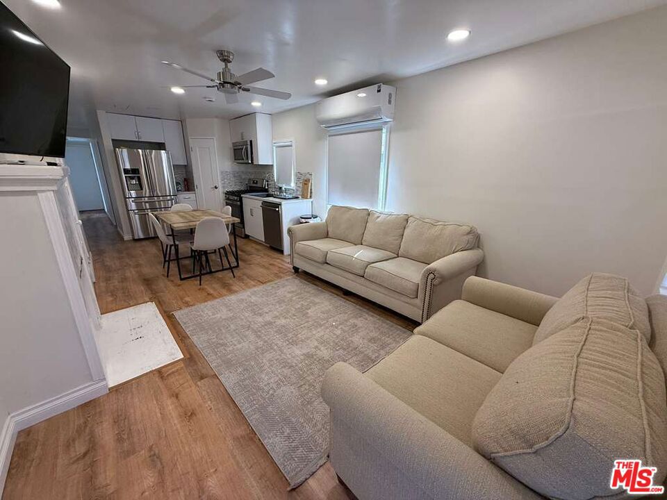 1153 W 2nd Street #1157