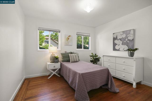 884 Juanita Dr, Lafayette CA: https://media.crmls.org/mediaz/84f21694-b46e-4538-aae8-2d524738b97e.jpg