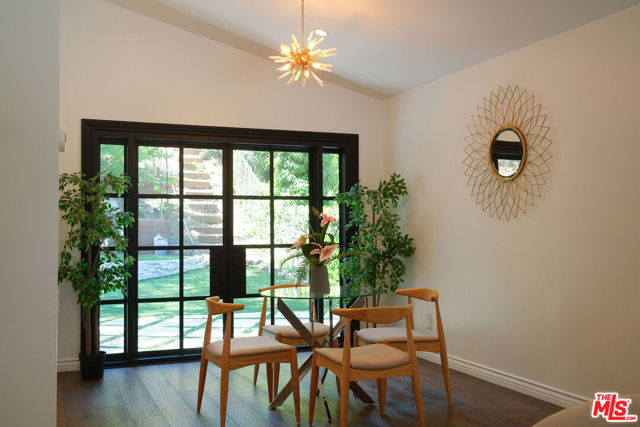 17149 Clemons Drive, Encino CA: https://media.crmls.org/mediaz/84f3041a-4dad-47df-be7e-282e8dbcba7c.jpg