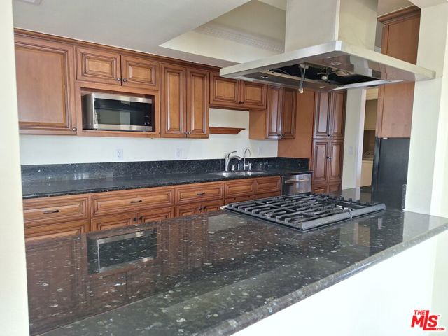 10409 Riverside Drive, 304 photo 8