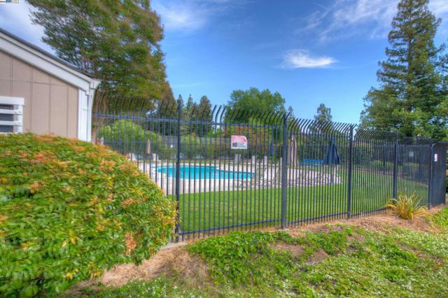 2617 Star Tree Ct., Martinez CA: https://media.crmls.org/mediaz/84f3983d-5f89-463d-9ec8-497b6979e371.jpg