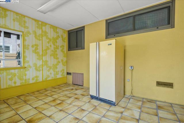 41351 Fremont Blvd, Fremont CA: https://media.crmls.org/mediaz/84f3b9b6-e90a-4a2b-8e24-a3022bccd7d1.jpg