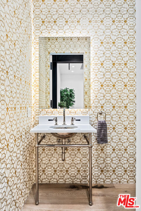 1346 Abbot Kinney Boulevard, Venice CA: https://media.crmls.org/mediaz/84f3cd22-f996-4b56-a75b-d204819d524e.jpg