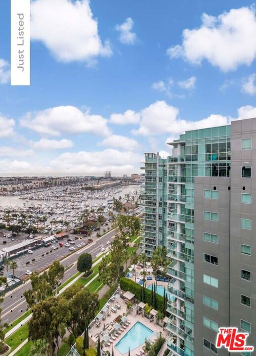 13600 Marina Pointe Drive, Marina del Rey CA: https://media.crmls.org/mediaz/84f3f0ea-243e-4e57-8375-f3cfaca7f49f.jpg