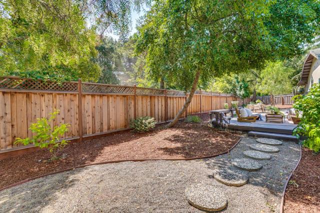 1625 Hazelaar Way, Los Altos CA: https://media.crmls.org/mediaz/84f408d9-536d-460e-9fec-18e225fa2295.jpg