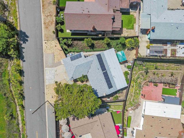 12710 Montauk St, Poway CA: https://media.crmls.org/mediaz/84f40b31-71c8-409d-a54d-bedd2be685bd.jpg
