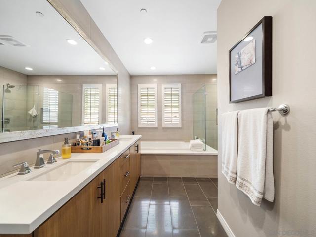 916 Camino Aldea, Chula Vista CA: https://media.crmls.org/mediaz/84f4523f-e6d5-4e87-b379-347d7f16455a.jpg