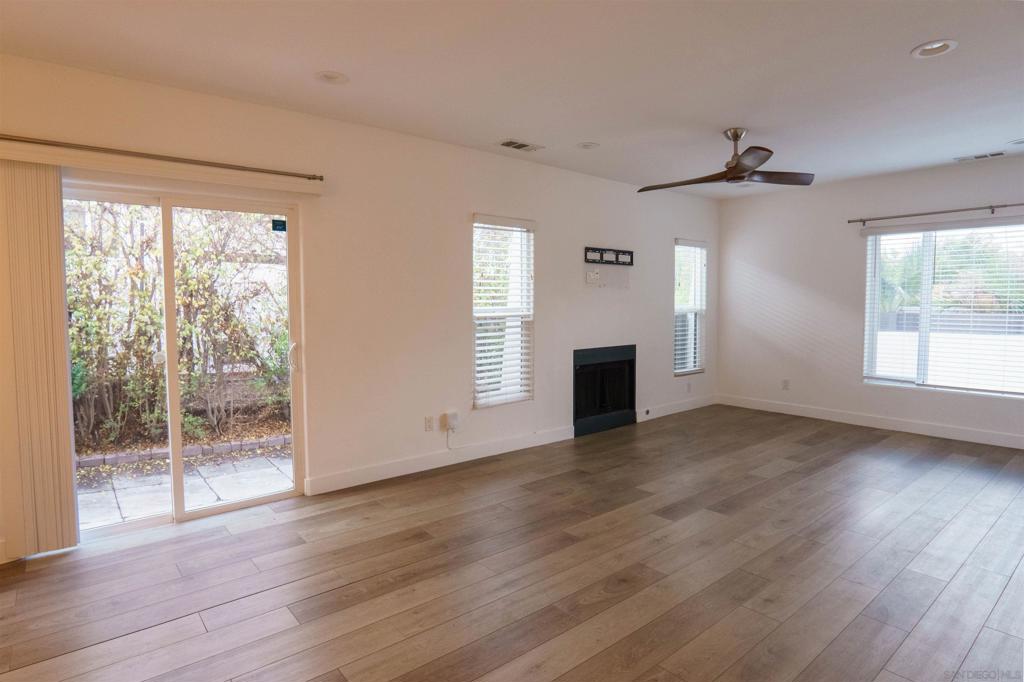 MLS #250018206SD img 10