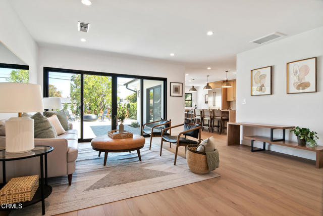 Detail Gallery Image 17 of 50 For 7932 Woodlake Ave, West Hills,  CA 91304 - 4 Beds | 3 Baths