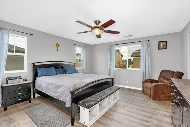 2357 N Rock Creek Drive, Los Banos CA: https://media.crmls.org/mediaz/84f51c83-752e-421e-a368-c79c97624f5b.jpg