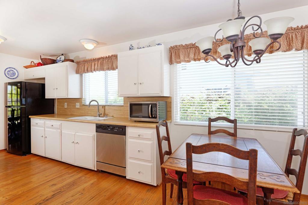 3152 Governor Drive - photo 7