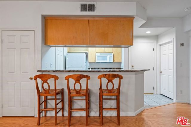 1342 N Sierra Bonita Avenue, West Hollywood CA: https://media.crmls.org/mediaz/84f662b2-5288-4050-afd6-461b0a41bb6a.jpg