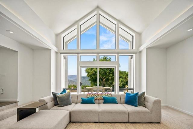 31499 Via Las Rosas, Carmel Valley CA: https://media.crmls.org/mediaz/84f6ae01-295a-4278-ba3a-e87700d3fb21.jpg