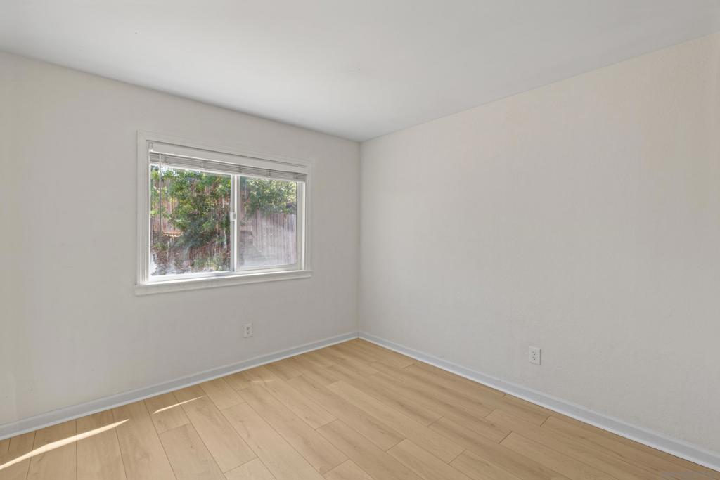 MLS #250036295SD image #9