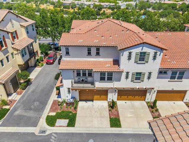 1038 S Monarch, San Ramon CA: https://media.crmls.org/mediaz/84f6e109-471a-46b7-a0d9-5af6b8105bfe.jpg