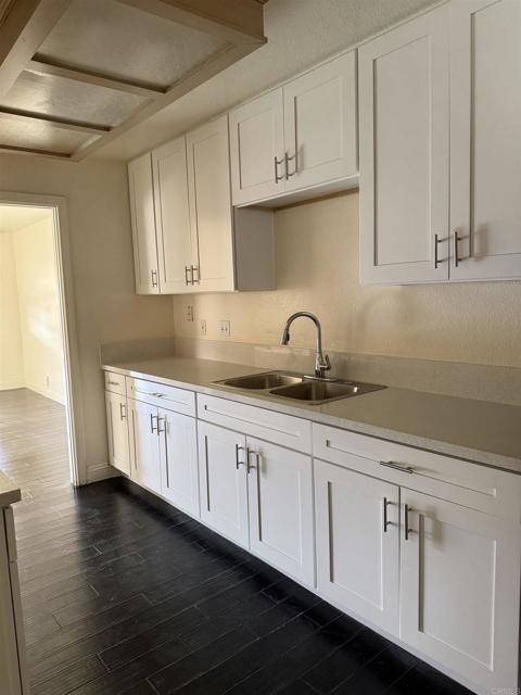 Detail Gallery Image 8 of 8 For 1096 Sumner Pl, El Cajon,  CA 92021 - 3 Beds | 2/1 Baths