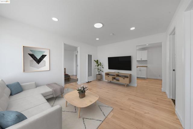 4040 Ellis Rd, Martinez CA: https://media.crmls.org/mediaz/84f6ff55-aafa-4b46-9163-d22b52c3832d.jpg
