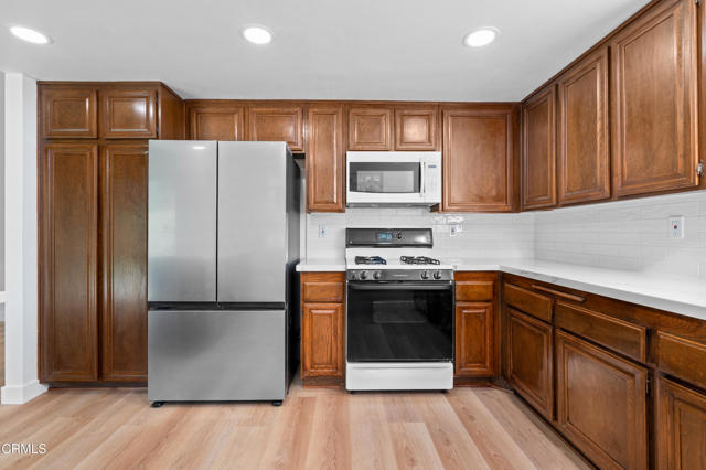 Detail Gallery Image 19 of 49 For 2437 Kimberly Ave, Camarillo,  CA 93010 - 3 Beds | 2 Baths