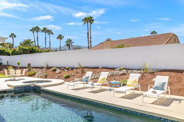 47215 Heliotrope Drive, Palm Desert CA: https://media.crmls.org/mediaz/84f7b5d2-3191-4d66-84db-64360422b8c7.jpg