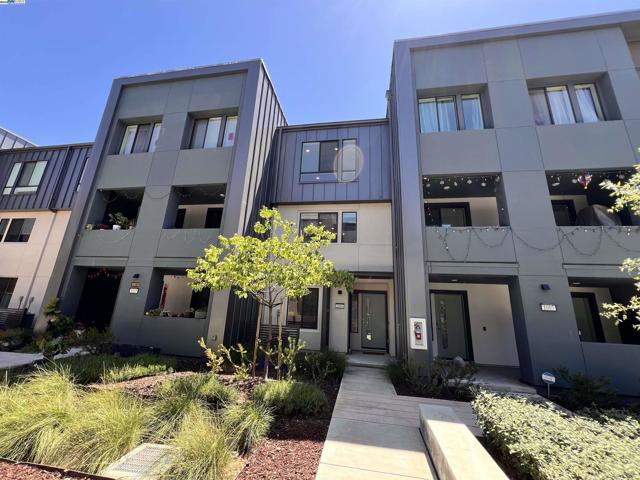 3819 Improvement Ter, Fremont CA: https://media.crmls.org/mediaz/84f7ddf8-8327-46b8-b1c0-c8faa8cfeebf.jpg