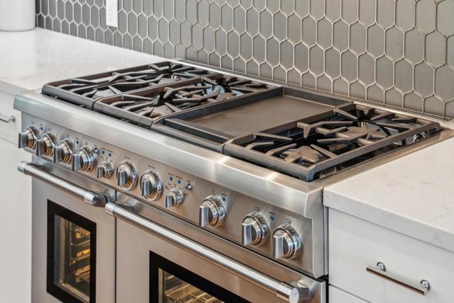 1 Millbrae Circle, Millbrae CA: https://media.crmls.org/mediaz/84f8c7cf-0774-4292-9b58-935b6cbf99aa.jpg