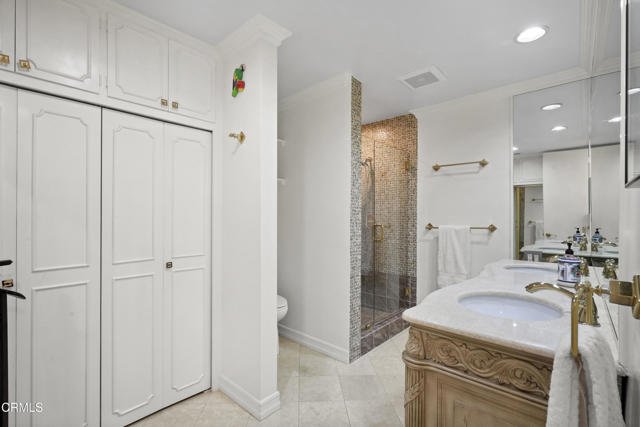 630 S Orange Grove Boulevard, Pasadena CA: https://media.crmls.org/mediaz/84f93e39-0ea6-4ee5-a760-96a2a35211cc.jpg