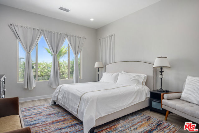 10 Semillion, Rancho Mirage CA: https://media.crmls.org/mediaz/84fa7691-d753-4f70-84c5-0b9986971bbe.jpg