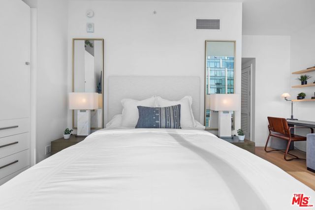 877 Francisco Street, Los Angeles CA: https://media.crmls.org/mediaz/84faa4df-fc88-4a28-ad37-2012afd2d0a7.jpg