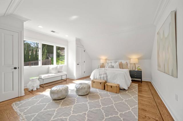 760 Chateau Drive, Hillsborough CA: https://media.crmls.org/mediaz/84faa6b1-89b4-40f6-9169-6c32a76ed70d.jpg