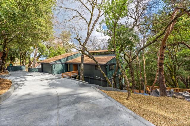 18319 Las Cumbres Road, Los Gatos CA: https://media.crmls.org/mediaz/84fad553-df11-4753-b6e1-45d86d927fb6.jpg