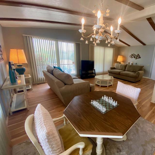 42627 Granite Place, Palm Desert CA: https://media.crmls.org/mediaz/84fbae6c-a66d-4a18-b432-08f1f1feedbf.jpg