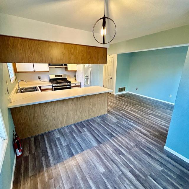 5822 E 16th Street, Oakland CA: https://media.crmls.org/mediaz/84fc02e8-5baa-4e63-94b8-a6ebdcf85b29.jpg