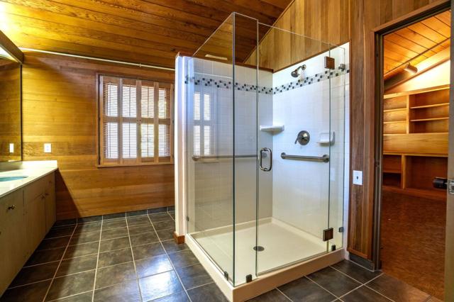 45 Ranch Road, Woodside CA: https://media.crmls.org/mediaz/84fc351b-acd1-4352-a46b-9017b7c5bcc9.jpg