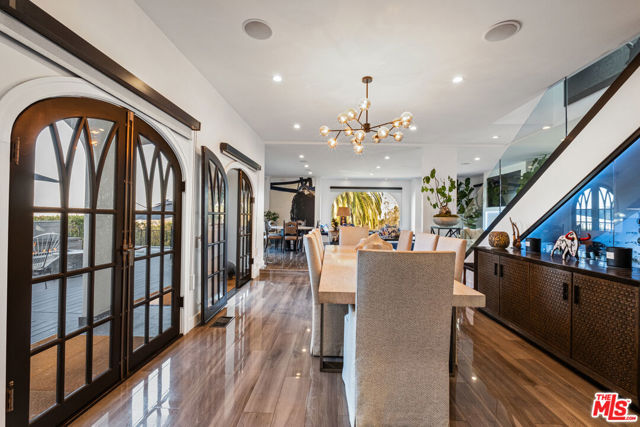6801 Iris Circle, Los Angeles CA: https://media.crmls.org/mediaz/84fd4c39-c164-44ab-ae22-393b49347f35.jpg