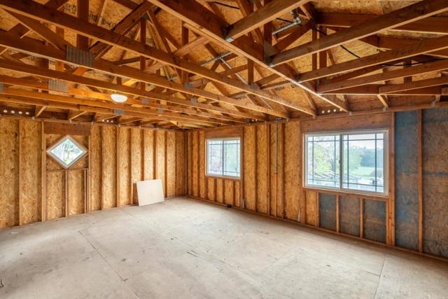 10233 Reese Circle, Salinas CA: https://media.crmls.org/mediaz/84fe4ccf-5b2b-44ec-95a6-54458f6aa6a8.jpg