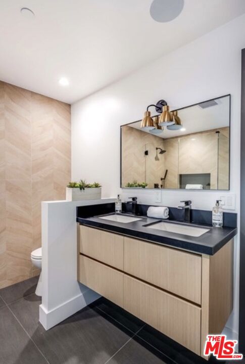 622 N La Jolla Avenue, Los Angeles CA: https://media.crmls.org/mediaz/84fe8f58-f4cd-4343-94a7-d37e79366ad5.jpg