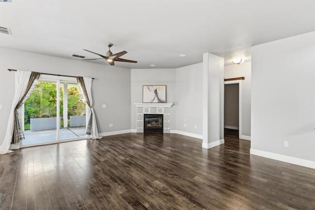 5512 Sagehen Ct, Loomis CA: https://media.crmls.org/mediaz/84fef8d0-e74e-4e19-aaf7-15b22e17ce8b.jpg