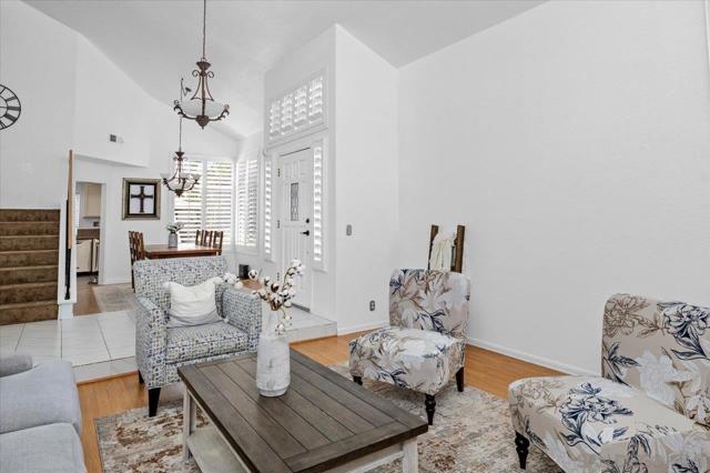 2208 Terracewood Ln, Escondido CA: https://media.crmls.org/mediaz/84ff3202-0cc9-42bc-9eb1-ae339a4f8a54.jpg