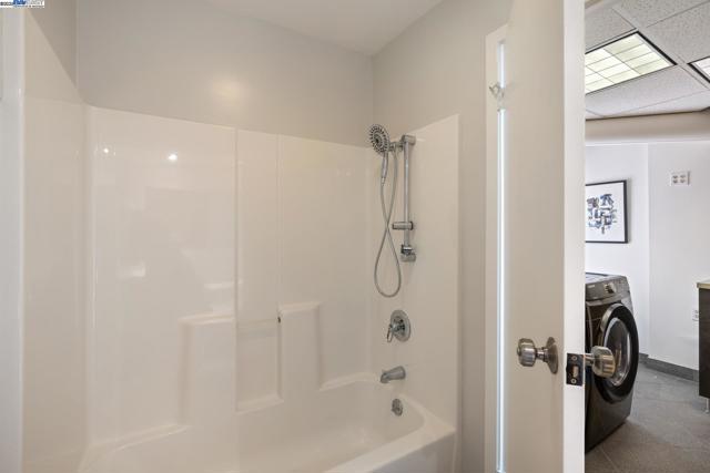 5708 Colton Blvd, Oakland CA: https://media.crmls.org/mediaz/84ffc20f-937c-4d3f-9db3-a05d93ba38eb.jpg