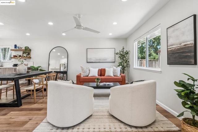 1051 Kaski Ln, Concord CA: https://media.crmls.org/mediaz/84ffc46f-3e58-4ee0-90e8-c314c7c7722f.jpg
