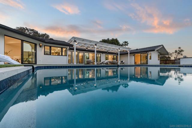 2975 Woodford Drive, La Jolla CA: https://media.crmls.org/mediaz/84ffc55c-d6f0-4629-9e3e-0d4b68469d98.jpg