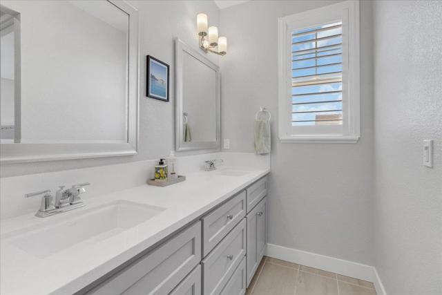 277 Skyview Drive, Marina CA: https://media.crmls.org/mediaz/85000d4c-8c54-448d-9fc4-ef06d28afb84.jpg