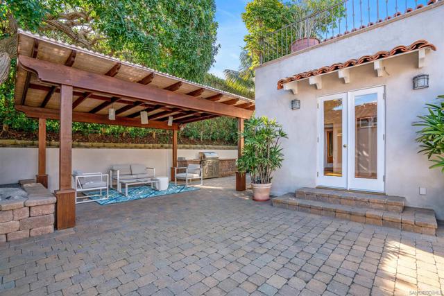 1865 Soledad Ave, La Jolla CA: https://media.crmls.org/mediaz/85007b32-25d4-4775-b3c2-88ce377173cf.jpg