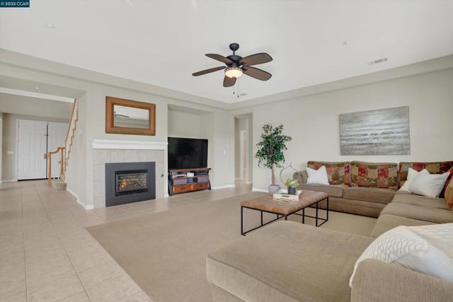 2121 Bluffs Dr, Livermore CA: https://media.crmls.org/mediaz/85008fc6-cec8-48ec-8d7a-d5caacc494b7.jpg