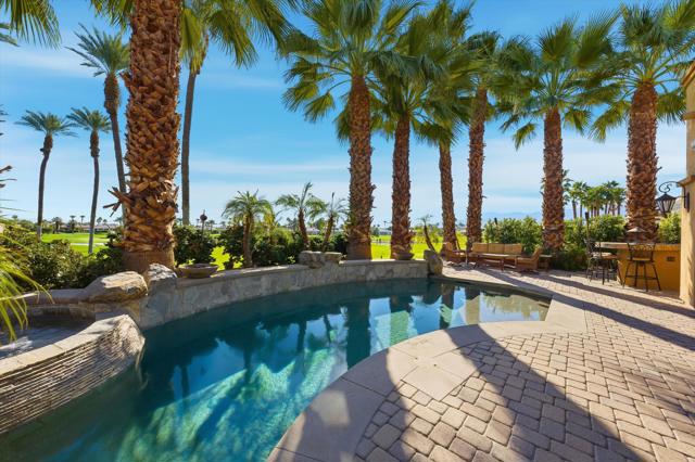 51518 Via Sorrento, La Quinta CA: https://media.crmls.org/mediaz/8501598c-d8c7-4ebc-b36f-1ba3d95a36b5.jpg